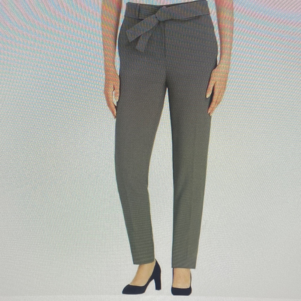 HILARY RADLEY WOMEN'S TIE FRONT DRESS PANTS GREEN TEA, 4 (Reduced Price)